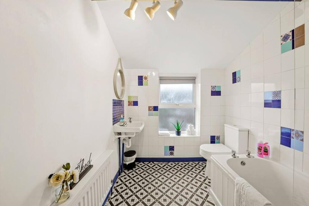 Aesthetic Cambridge Cottage Sleeps 5! Eksteriør billede