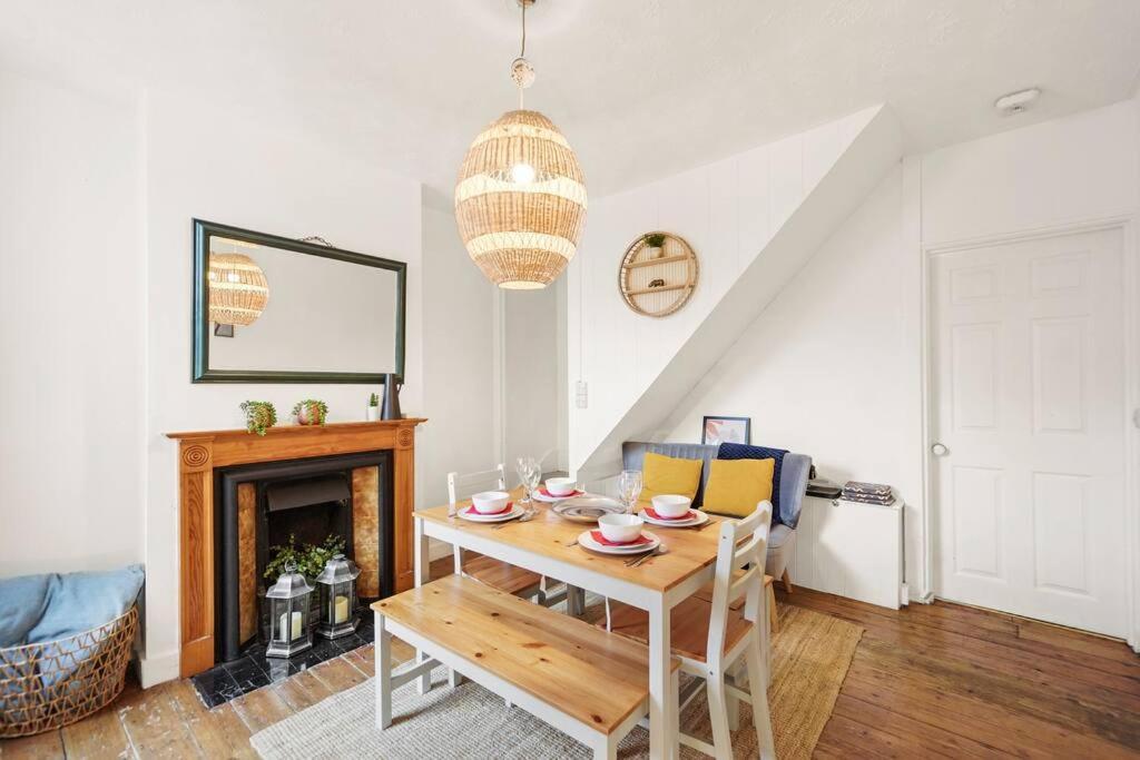 Aesthetic Cambridge Cottage Sleeps 5! Eksteriør billede